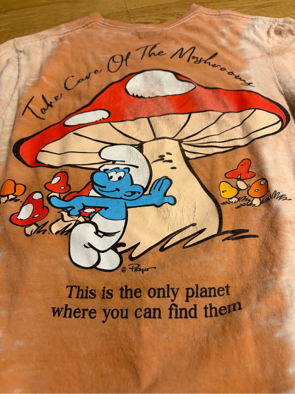 Tie-Dye orange Short Sleeve Tee with Mushroom Smurf Graphic- med